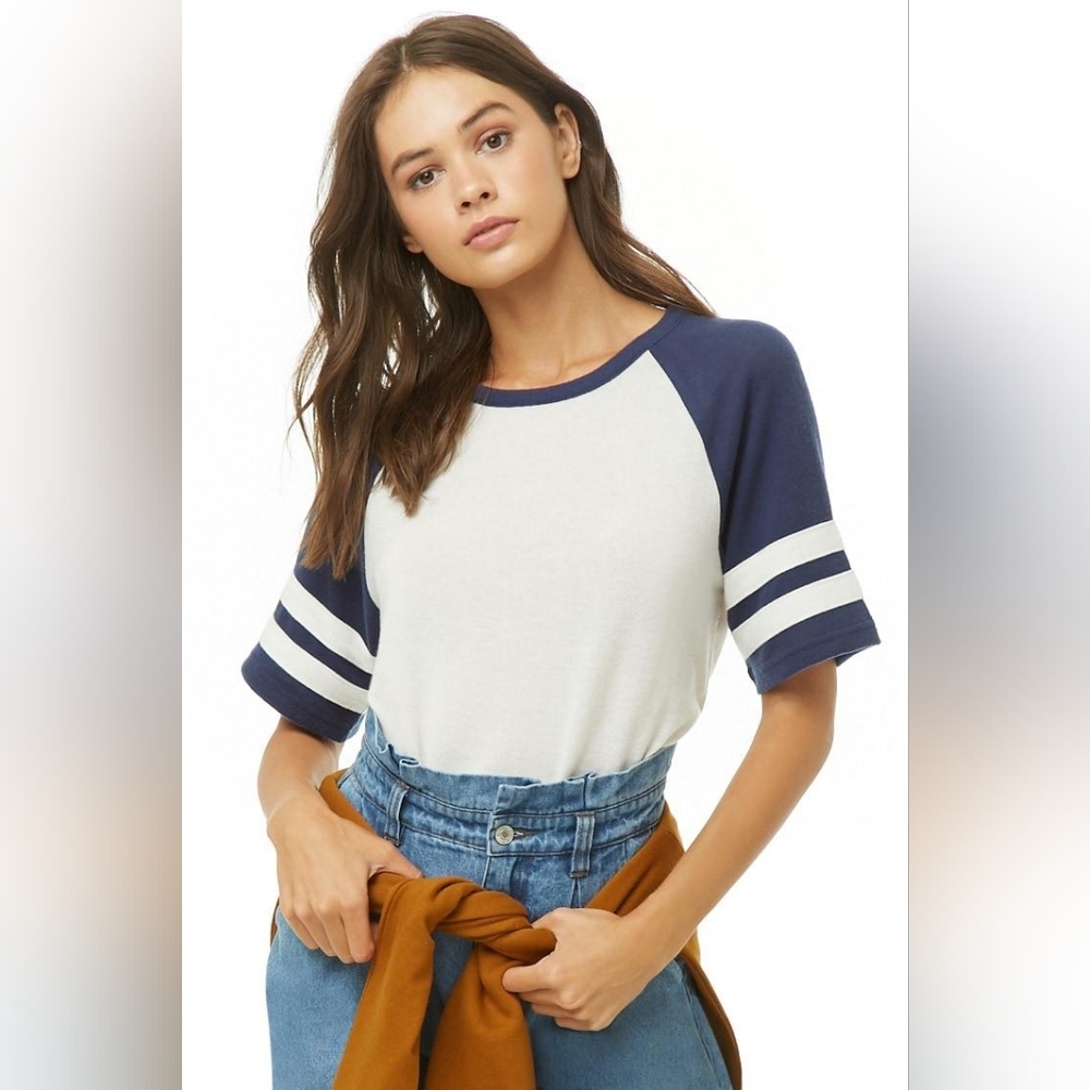 Forever 21 Women's Medium Blue & White Short-sleeve Top
